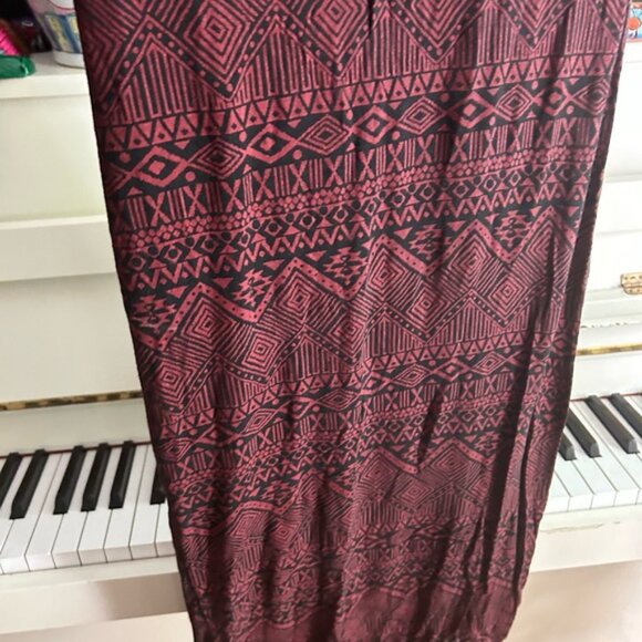 QED London Maroon and Black Geometric Short Sleeve Bodycon Dress Large - Picture 9 of 16